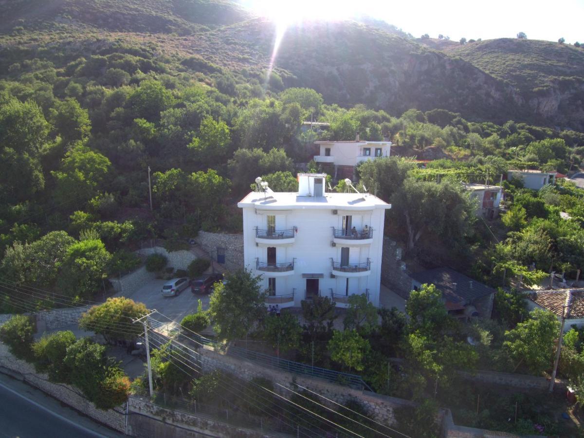 Apartments Vila Emiliano บอร์ช ภายนอก รูปภาพ